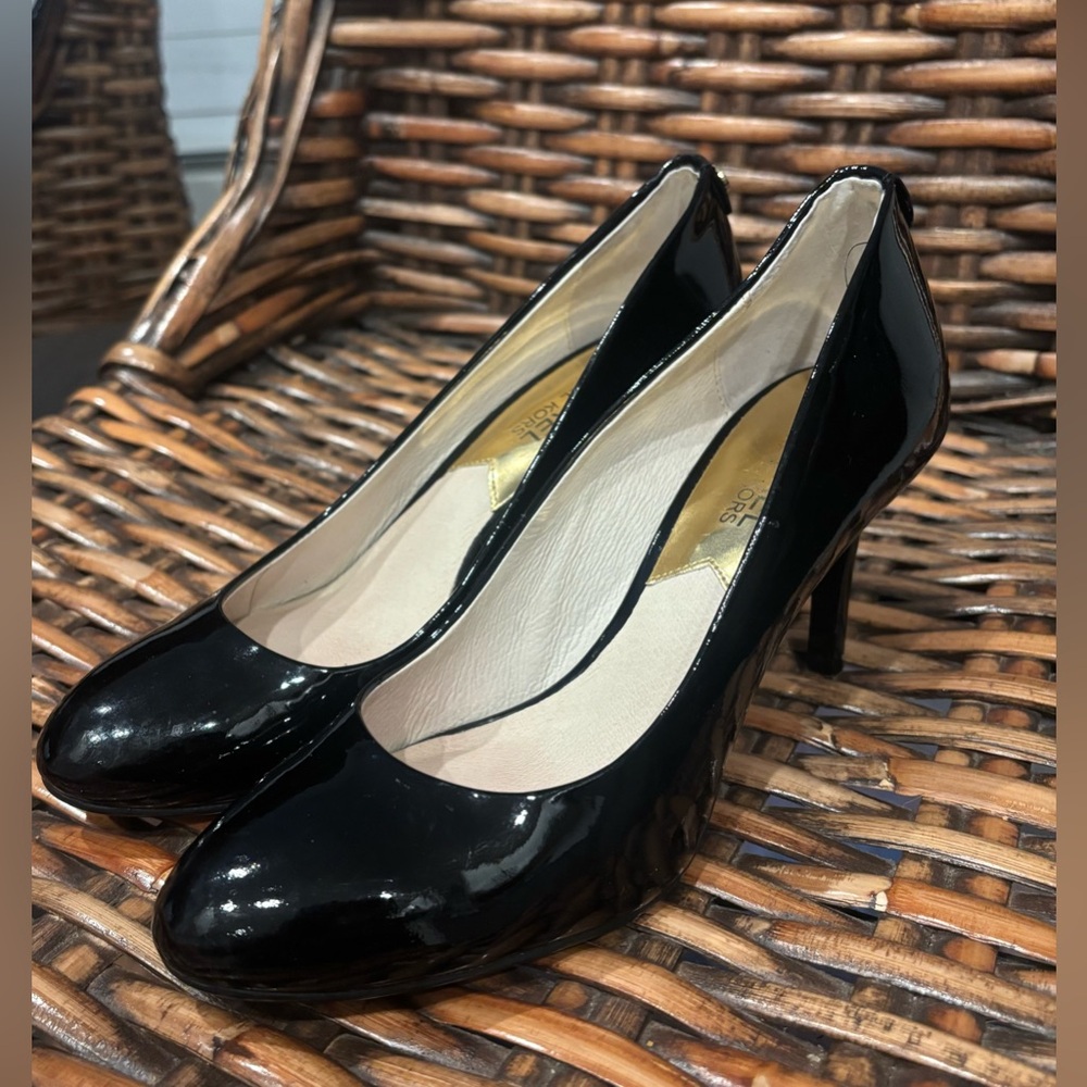 Michael Kors Black Patent Leather Pumps